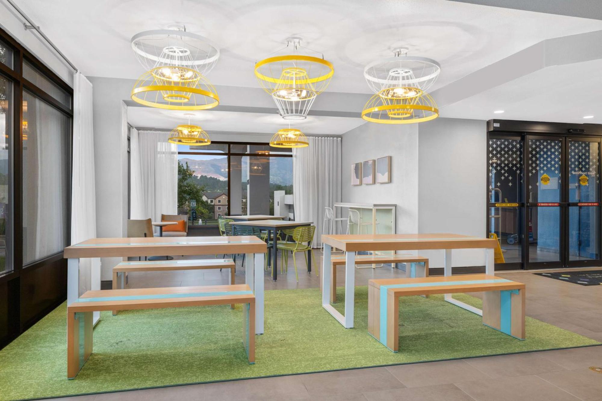 Spark By Hilton Colorado Springs I 25 Central Εξωτερικό φωτογραφία